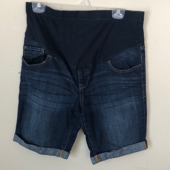 Old Navy Pants - Woman’s maternity shorts